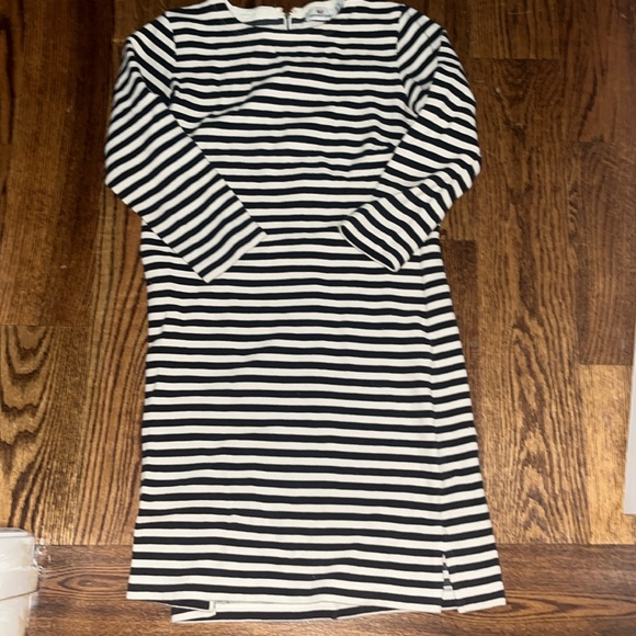 Vineyard vines - Picture 1 of 3